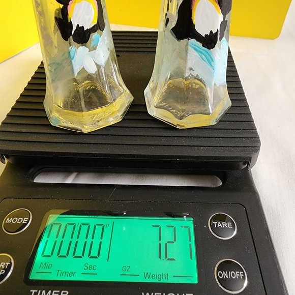 VINTAGE CLEAR GLASS SALT & PEPPER SHAKERS HAND PAINTED Penguin Design 🐧 Unused - Picture 13 of 13